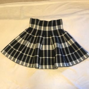 grey patterned skater skirt 🥀